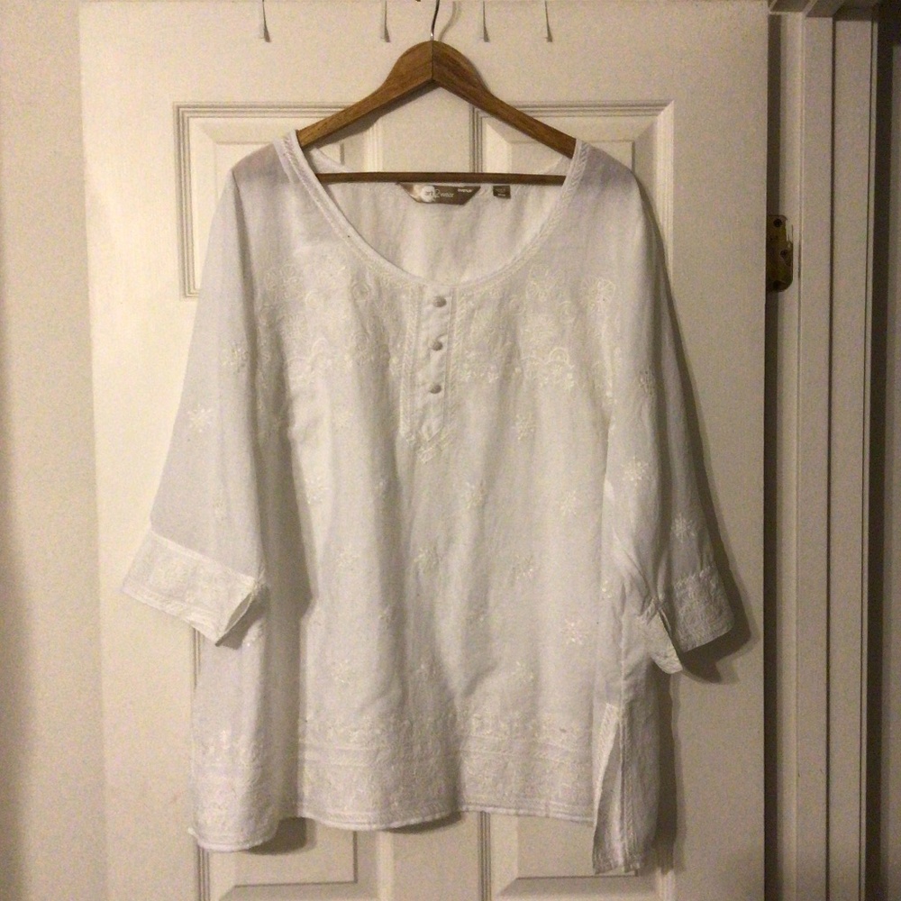 Art 2 Wear by Avenue White Blouse Size 26/28